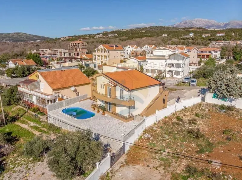 Sale, house, 280m², Krimovica, Kotor