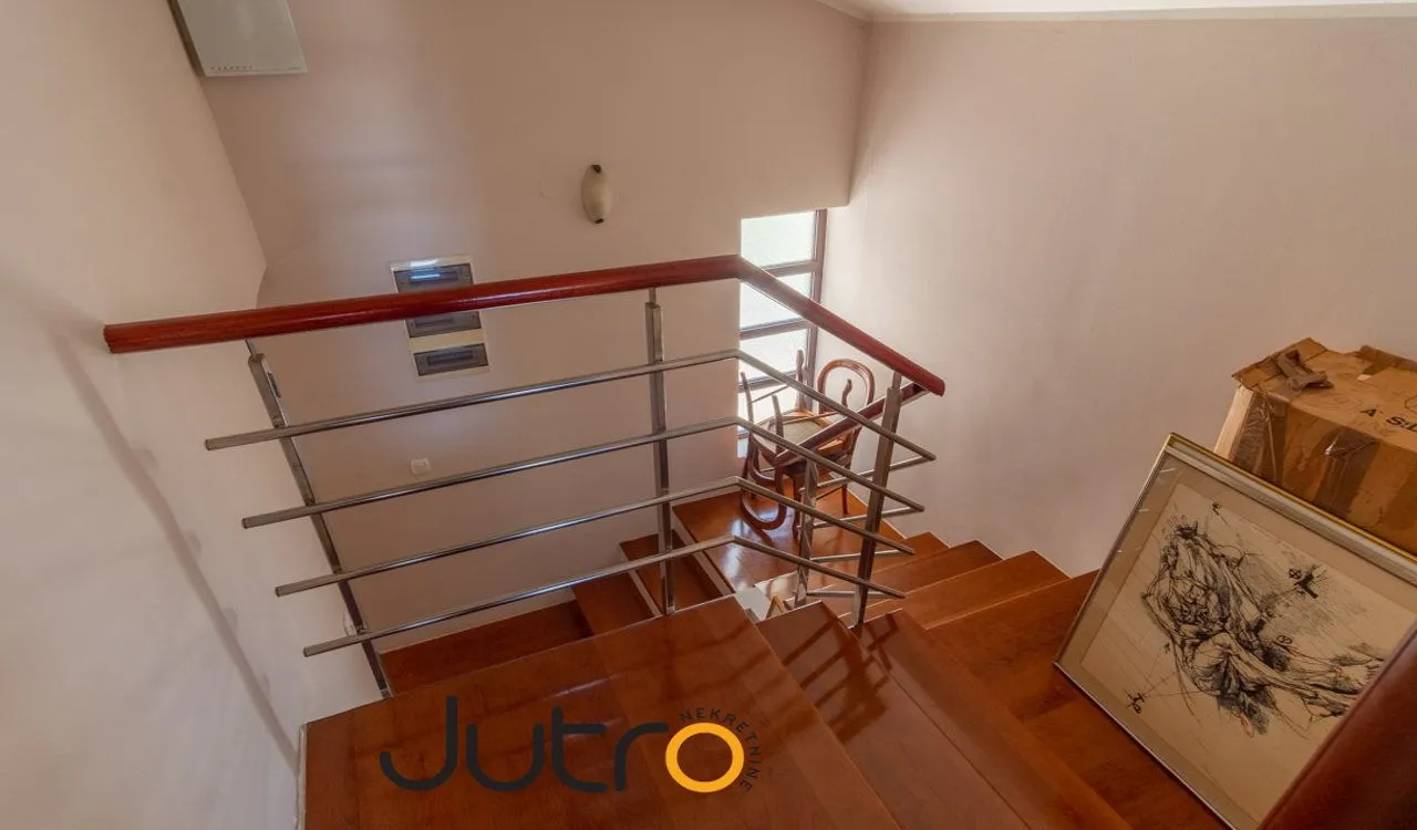Rent, house, 320m², Donja Gorica, Podgorica