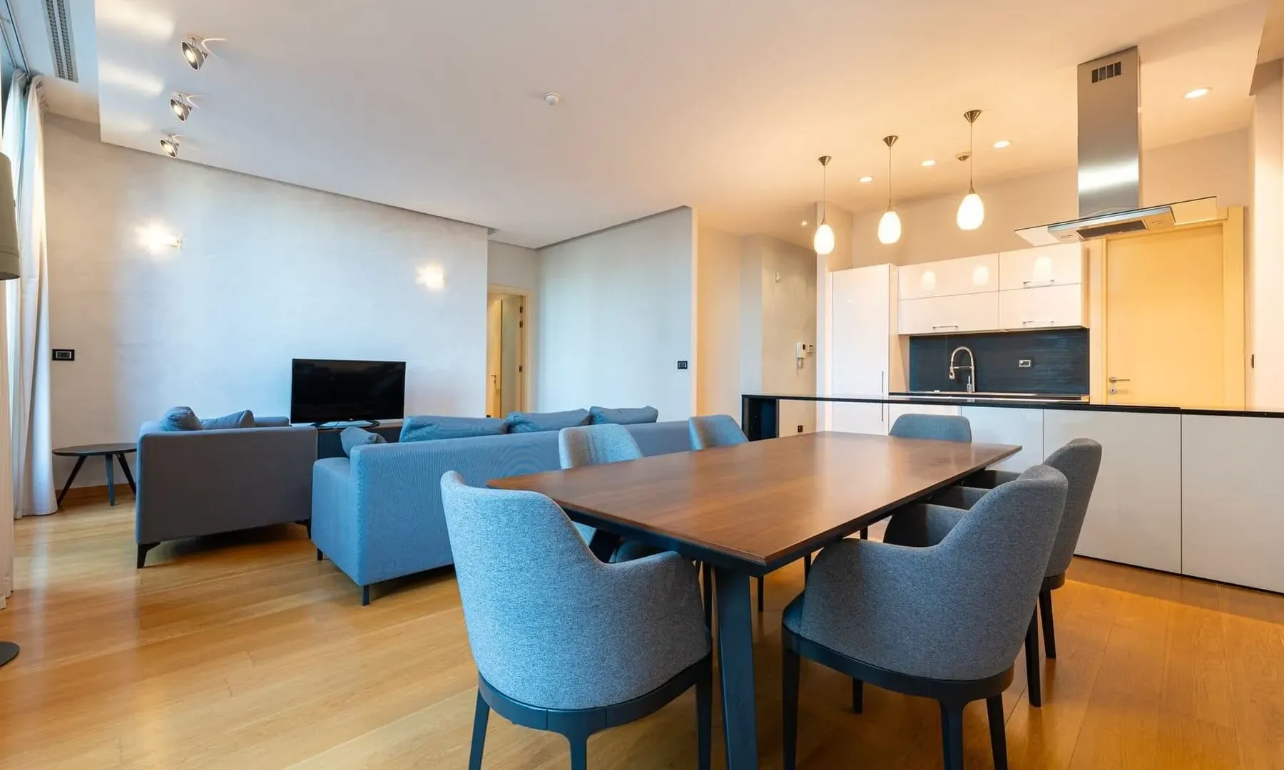 Prodaja, dvosoban stan, 106m², Kod Capital Plaze, Podgorica
