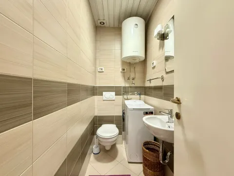 Sale, two bedroom apartment, 69m², City Kvart, Podgorica - image 12