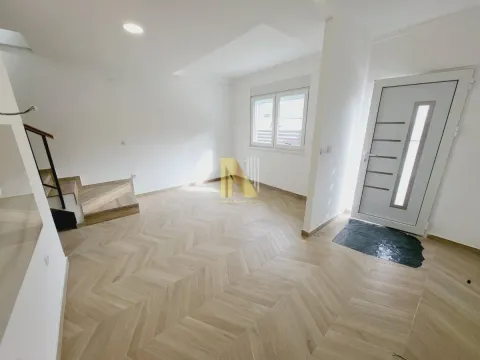 Prodaja, dvosoban stan, 42m², Nova Detelinara, Novi Sad Sve Podlokacije - image 1