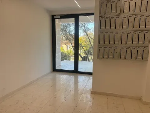 Rent, studio apartment, 30m², Radanovići, Kotor - image 12