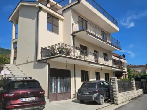 Rent, two bedroom apartment, 90m², Tivat, Crna Gora