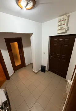 Prodaja, trosoban stan, 87m², Blok 9, Podgorica - image 8