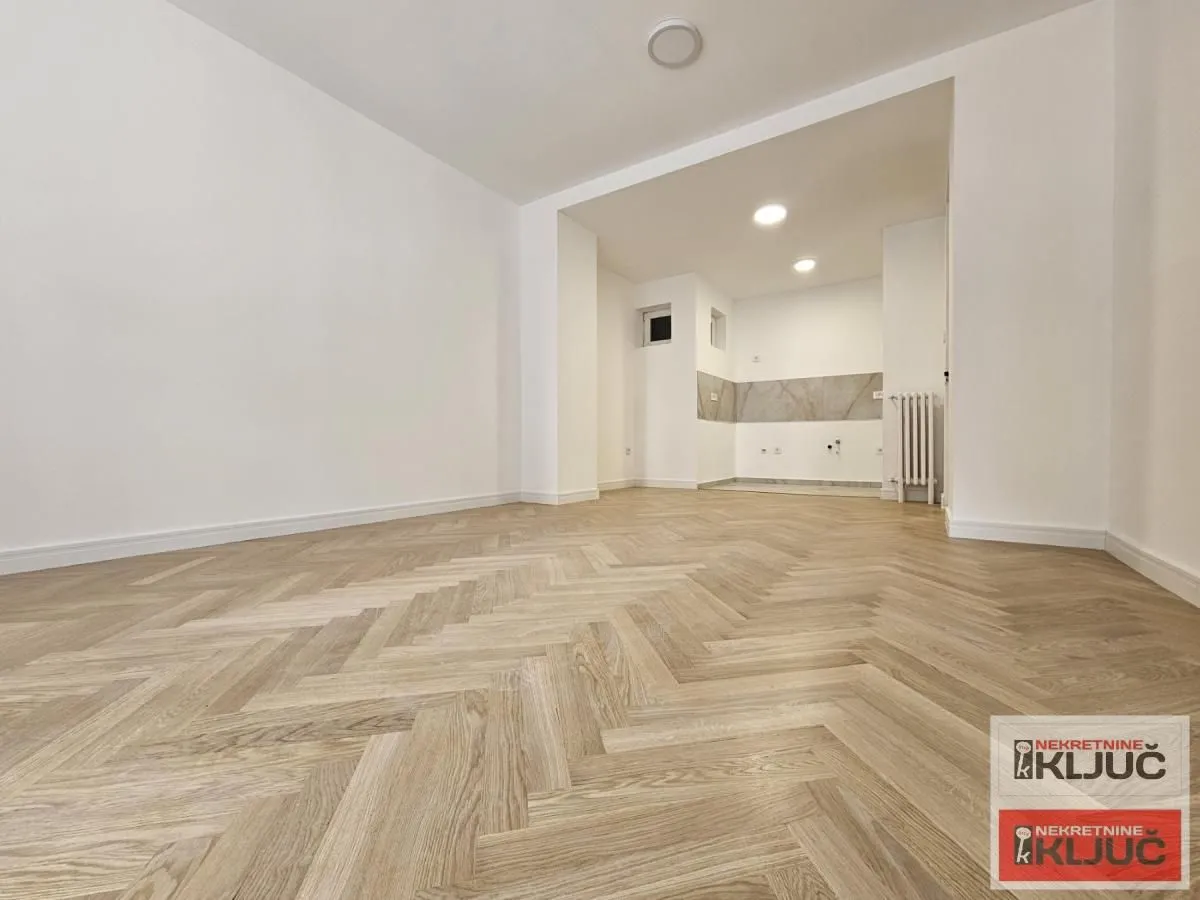 Prodaja, trosoban stan, 75m², Centar, Novi Sad