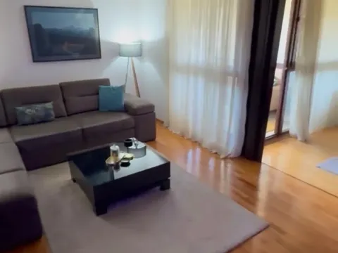 Sale, three bedroom apartment, 105m², Blok 5, Podgorica - image 2