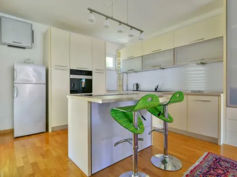 Prodaja, dvosoban stan, 70m², Sveti Stefan, Budva - image 5