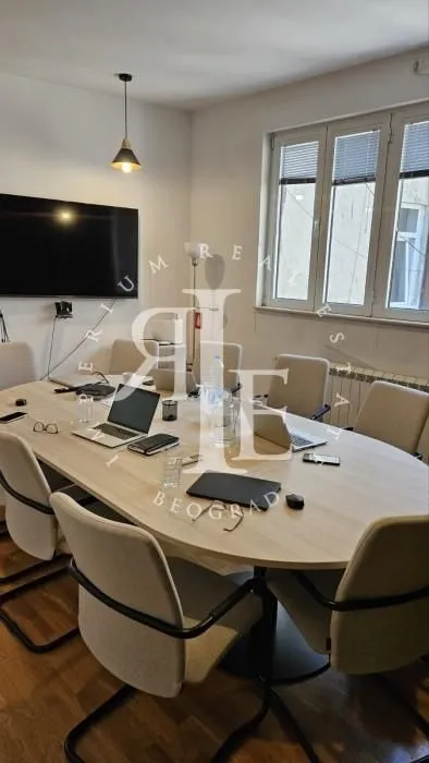 Izdavanje, poslovni prostor, 130m², Stari Grad, Beograd