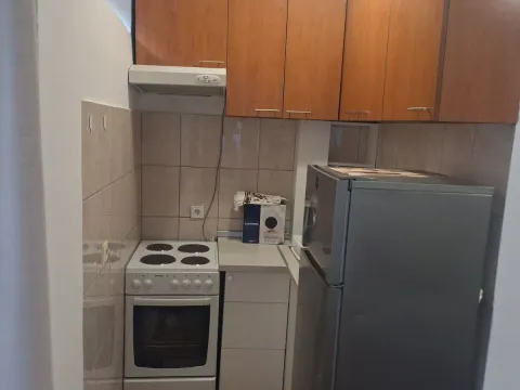 Izdavanje, jednosoban stan, 38m², Centar, Podgorica - image 7