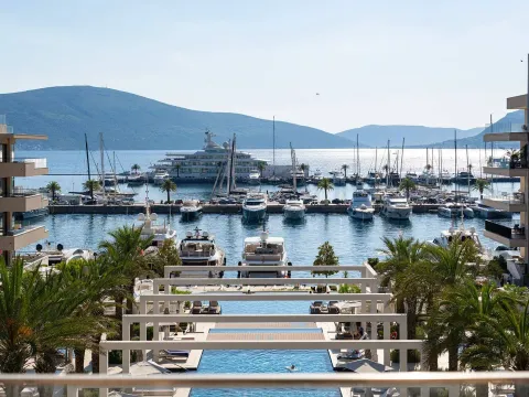 Prodaja, četvorosoban stan, 350m², Porto Montenegro, Tivat - image 1
