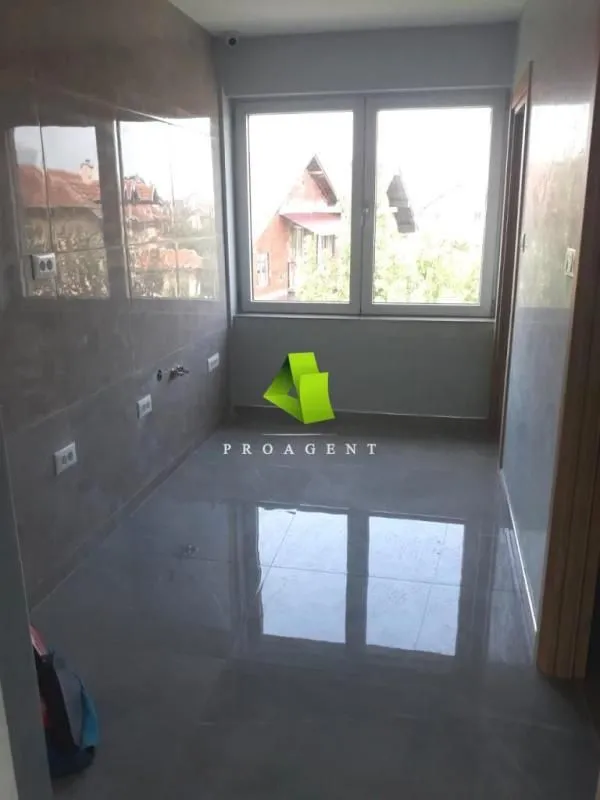 Rent, office space, 260m², Medijana, Niš