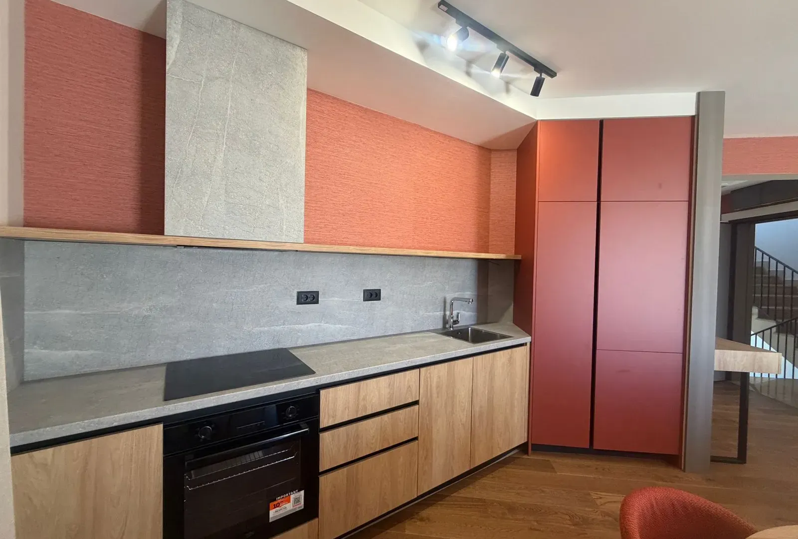 Izdavanje, dvosoban stan, 72m², Tripovići, Tivat