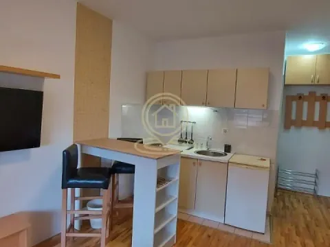 Izdavanje, jednosoban stan, 20m², Rotkvarija, Novi Sad Sve Podlokacije - image 5