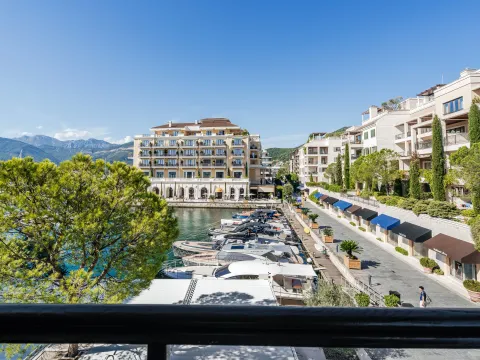 Prodaja, dvosoban stan, 140m², Porto Montenegro, Tivat - image 1