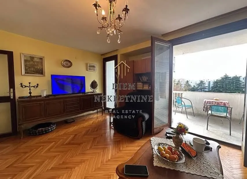 Sale, two bedroom apartment, 82m², Centar, Bar
