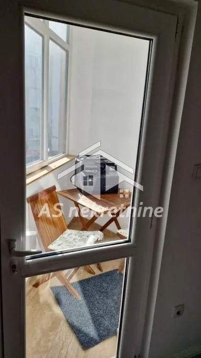 Rent, office space, 72m², Kalenić Pijaca, Vračar Sve Podlokacije