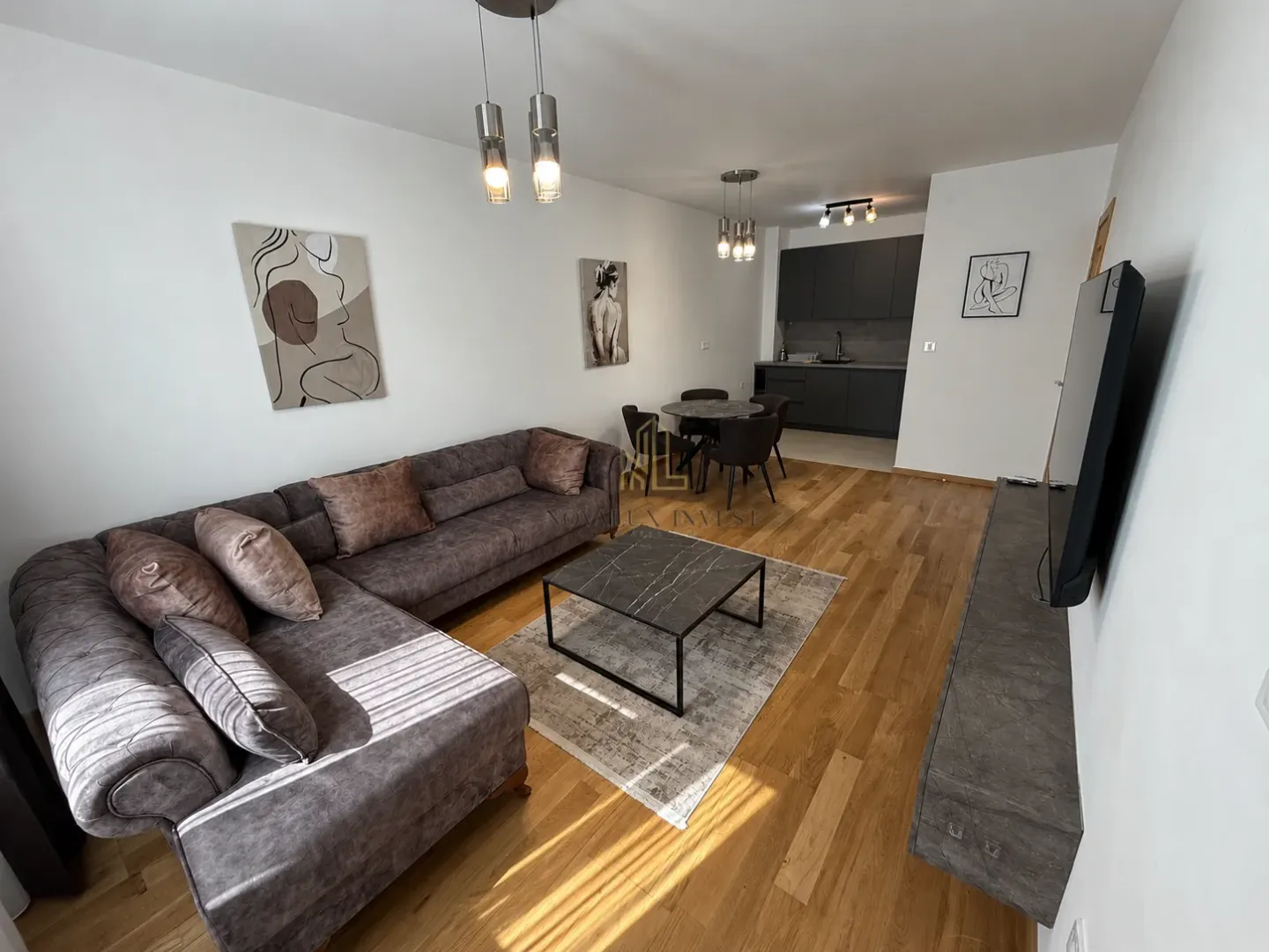 Izdavanje, dvosoban stan, 69m², City Kvart, Podgorica