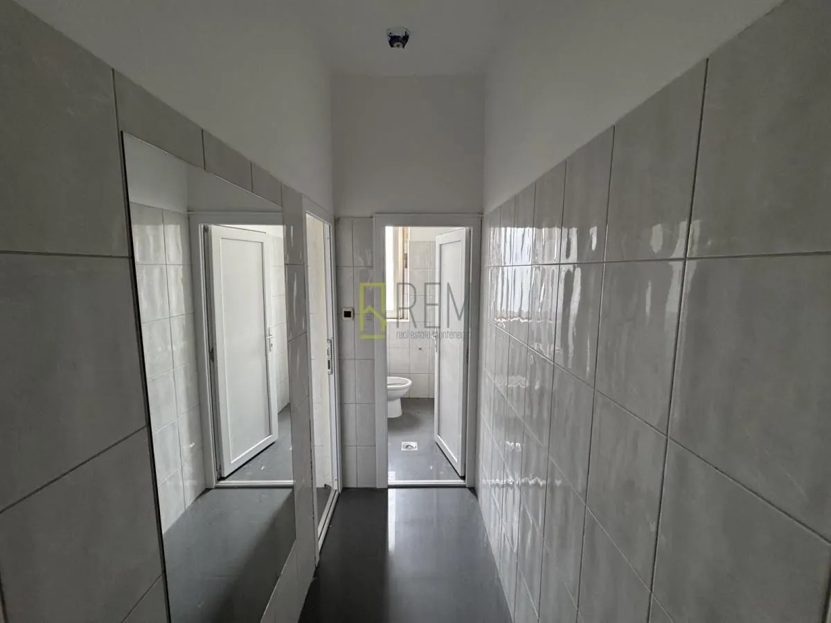 Rent, office space, 240m², Drač, Podgorica