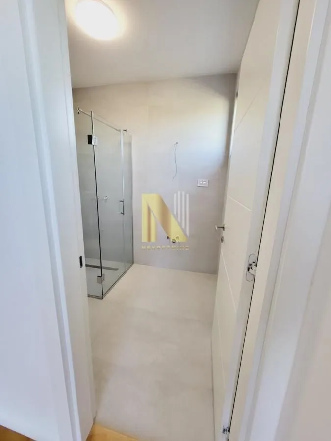 Prodaja, četvorosoban stan, 170m², Grbavica, Novi Sad Sve Podlokacije