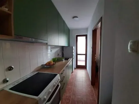 Izdavanje, jednosoban stan, 63m², Tivat, Crna Gora - image 2