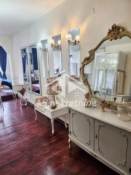 Rent, two bedroom apartment, 56m², Vračar Sve Podlokacije, Beograd