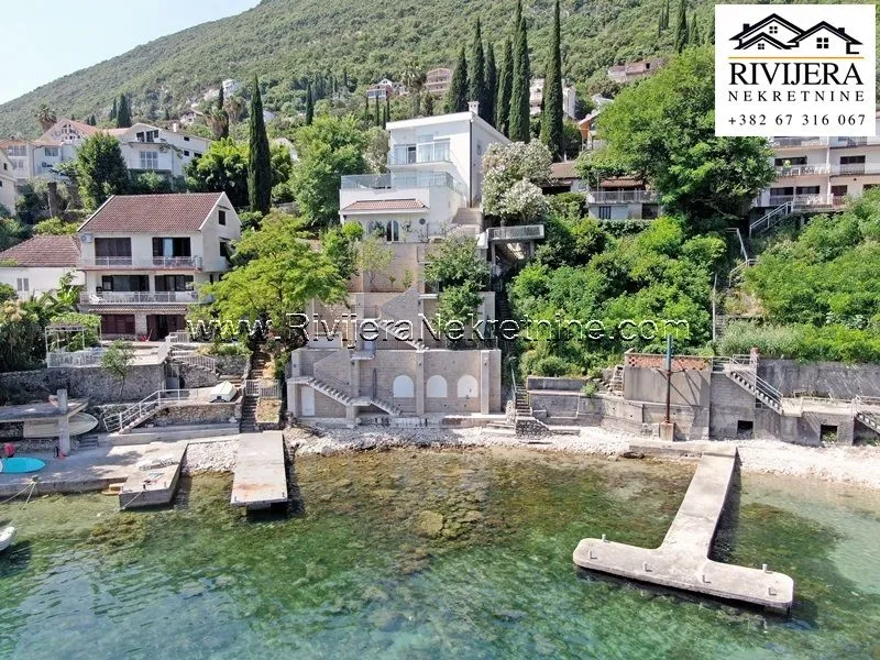 Prodaja, kuća, 285m², Njivice, Herceg Novi