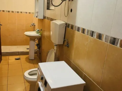 Izdavanje, kuća, 76m², Zagorič, Podgorica - image 10