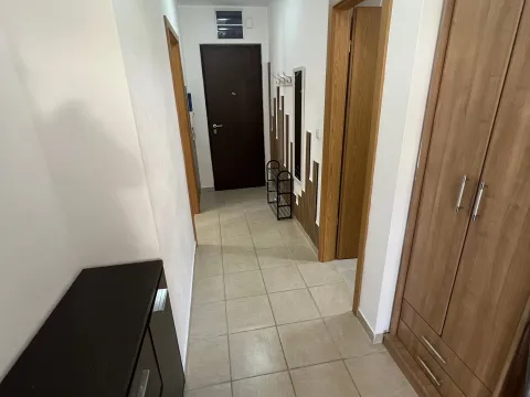 Izdavanje, dvosoban stan, 75m², Centar, Bar - image 9