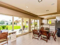 Izdavanje, kuća, 600m², Zeta, Podgorica - image 31