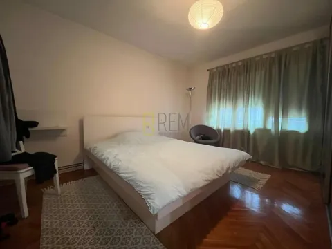 Prodaja, kuća, 183m², Tološi, Podgorica - image 9