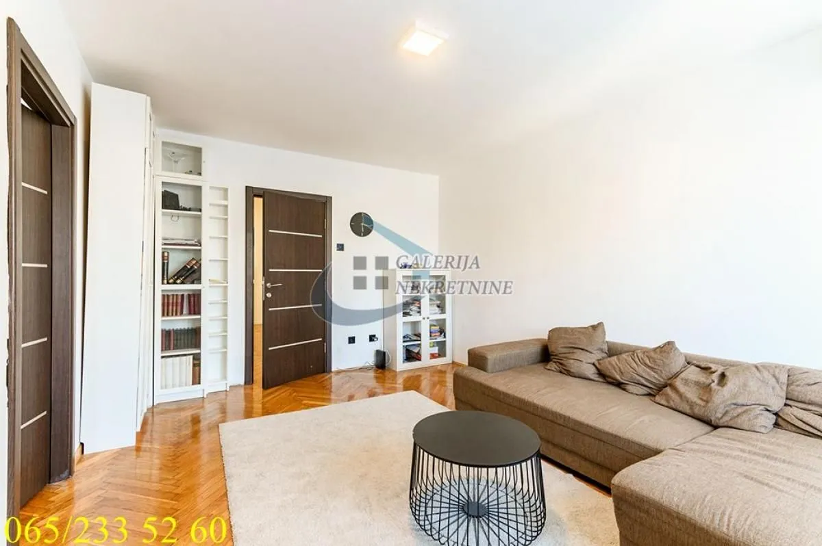 Prodaja, trosoban stan, 68m², Stari Grad, Beograd