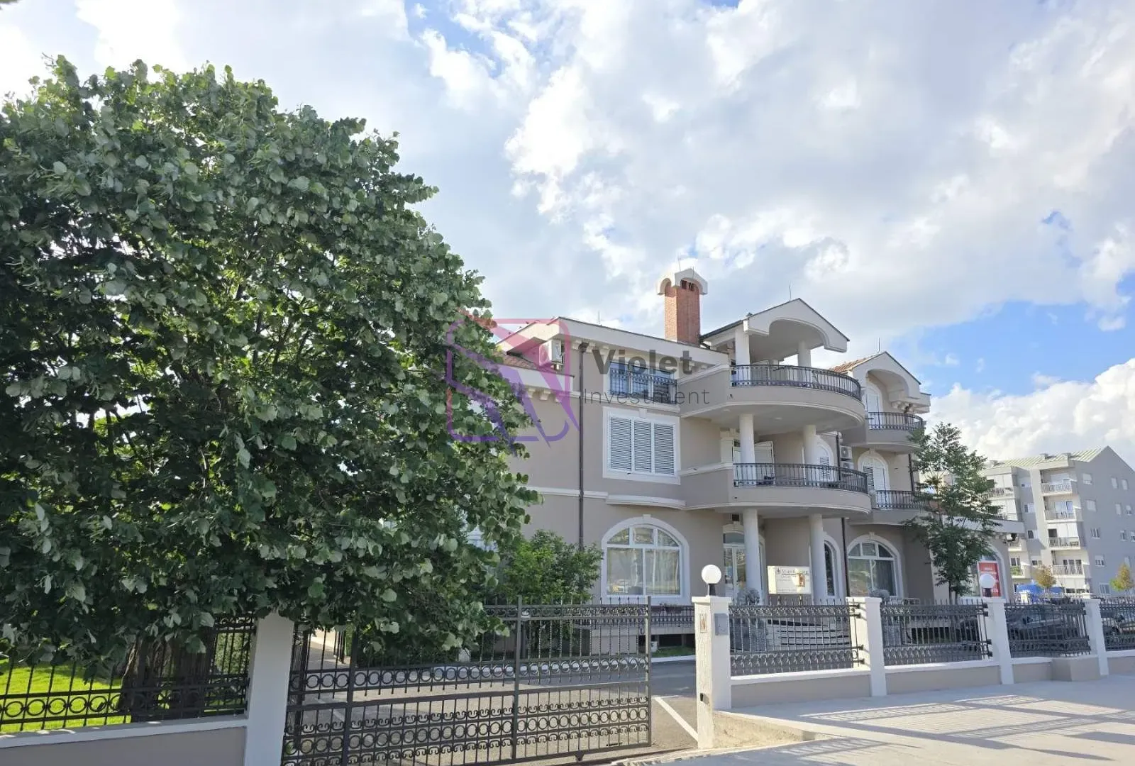 Izdavanje, poslovni prostor, 500m², Stari Aerodrom, Podgorica