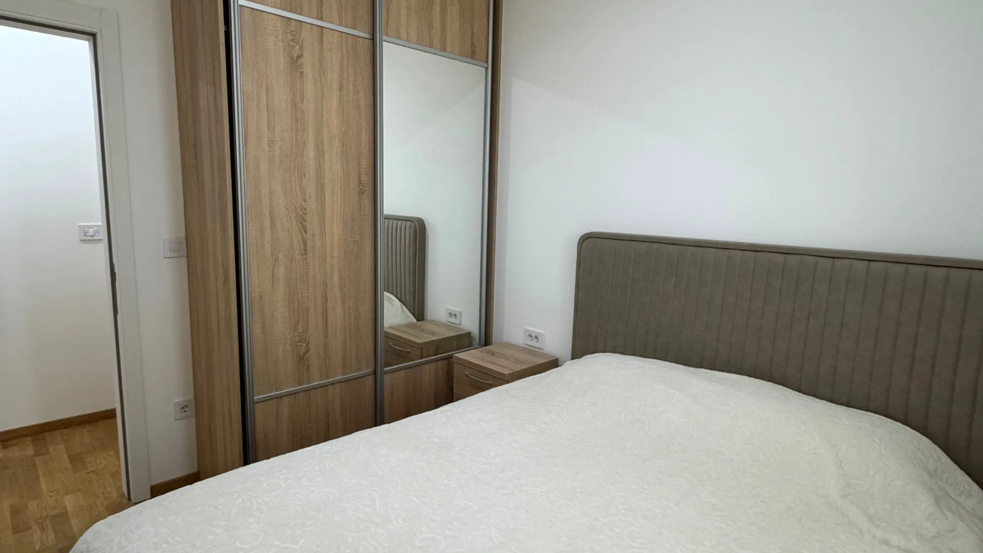 Izdavanje, jednosoban stan, 40m², Stari Aerodrom, Podgorica