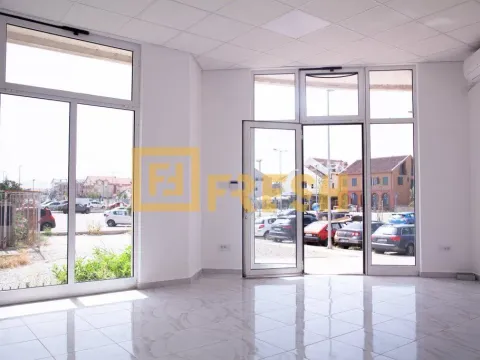 Izdavanje, poslovni prostor, 84m², Stari Aerodrom, Podgorica - image 3