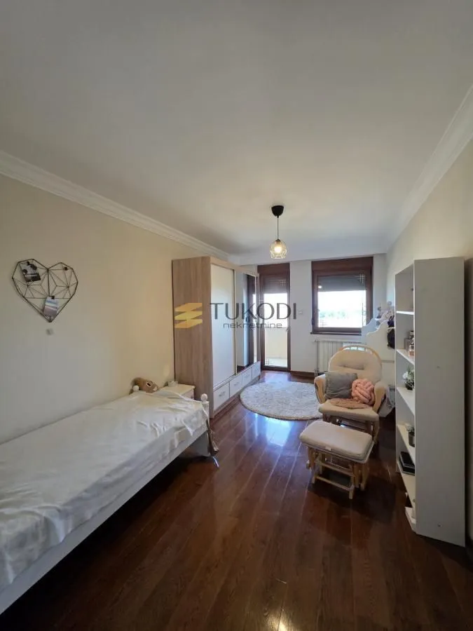 Prodaja, kuća, 400m², Sremska Kamenica, Petrovaradin