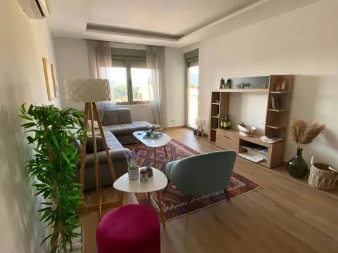 Prodaja, jednosoban stan, 57m², Centar, Tivat - image 10