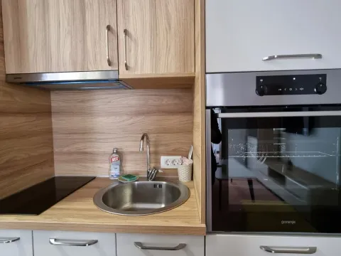 Izdavanje, jednosoban stan, 37m², Lastva Grbaljska, Kotor - image 10