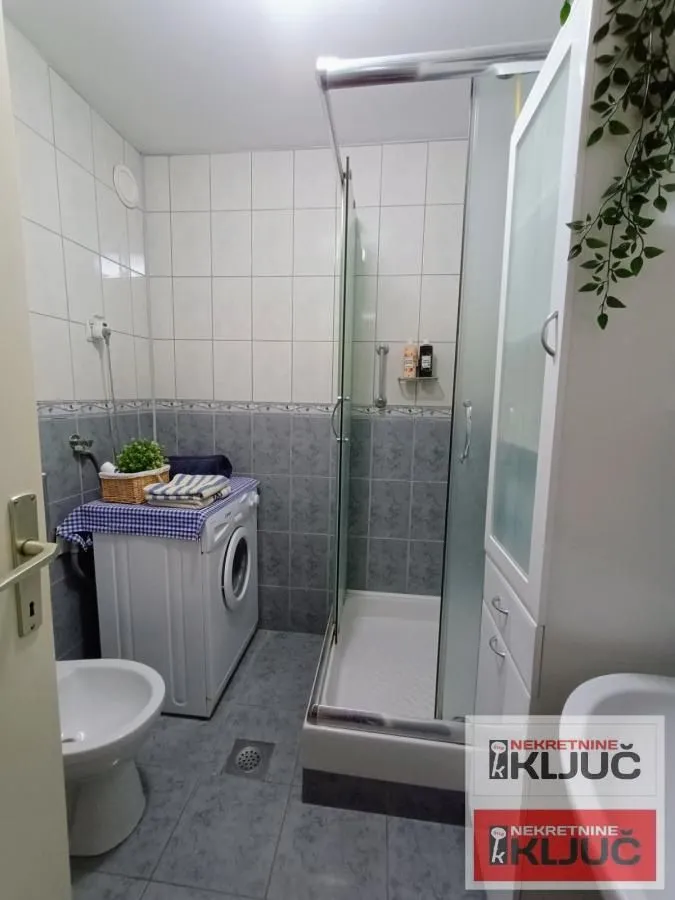 Izdavanje, trosoban stan, 70m², Novo naselje, Novi Sad
