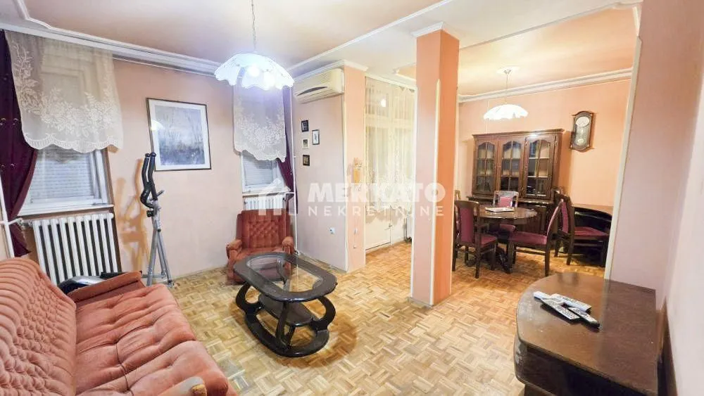 Prodaja, trosoban stan, 67m², Zrenjanin, Srbija