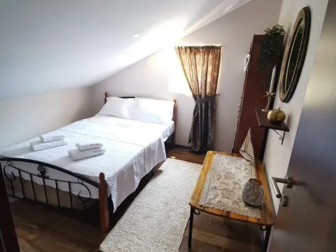 Rent, three bedroom apartment, 110m², Dobrota, Kotor - image 15