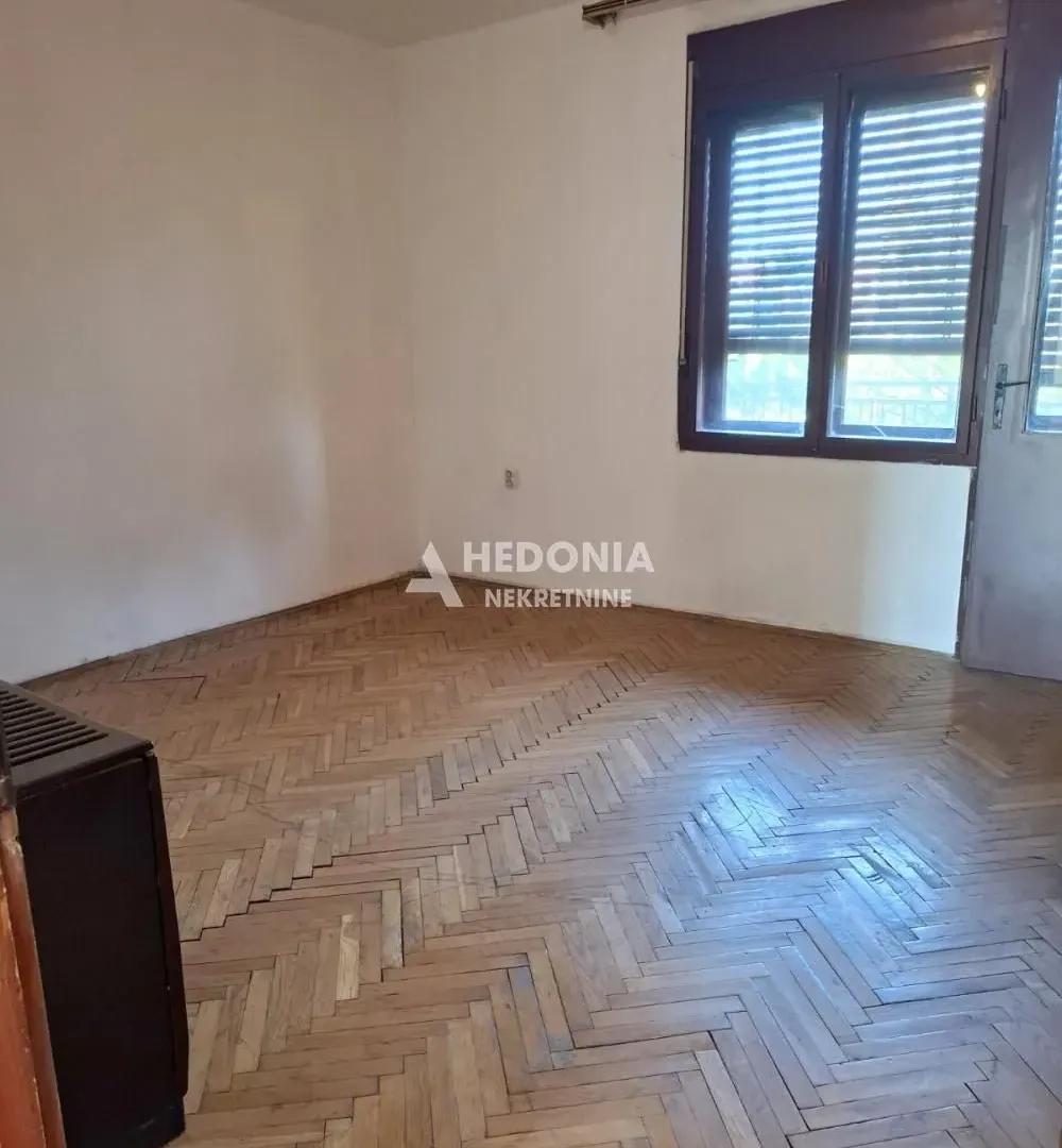 Prodaja, kuća, 176m², Centar, Inđija