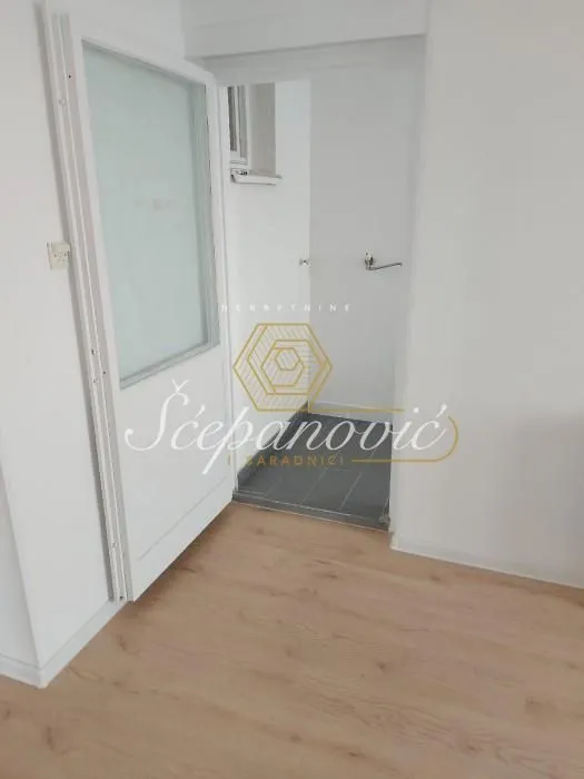 Prodaja, dvosoban stan, 61m², Bulevar Oslobodjenja, Novi Sad Sve Podlokacije