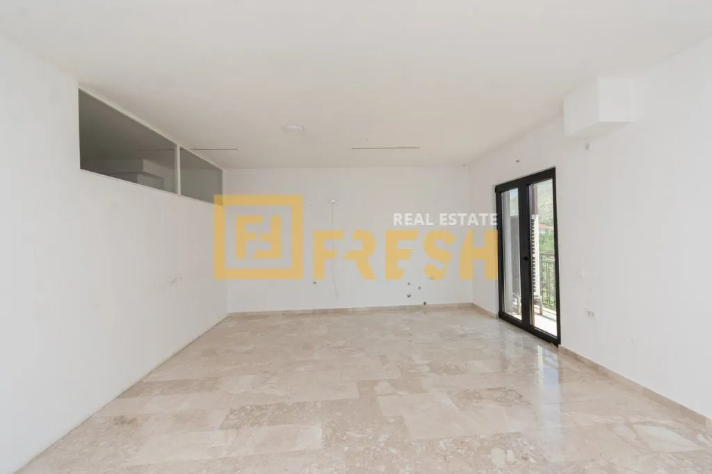 Rent, office space, 500m², Tuzi, Podgorica
