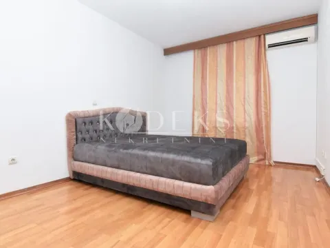 Izdavanje, dvosoban stan, 75m², Stara Varoš, Podgorica - image 7