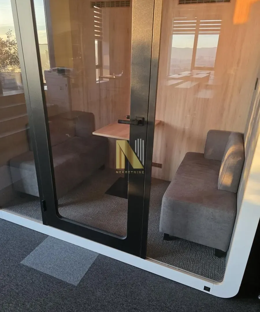 Rent, office space, 493m², Sajmište, Novi Sad