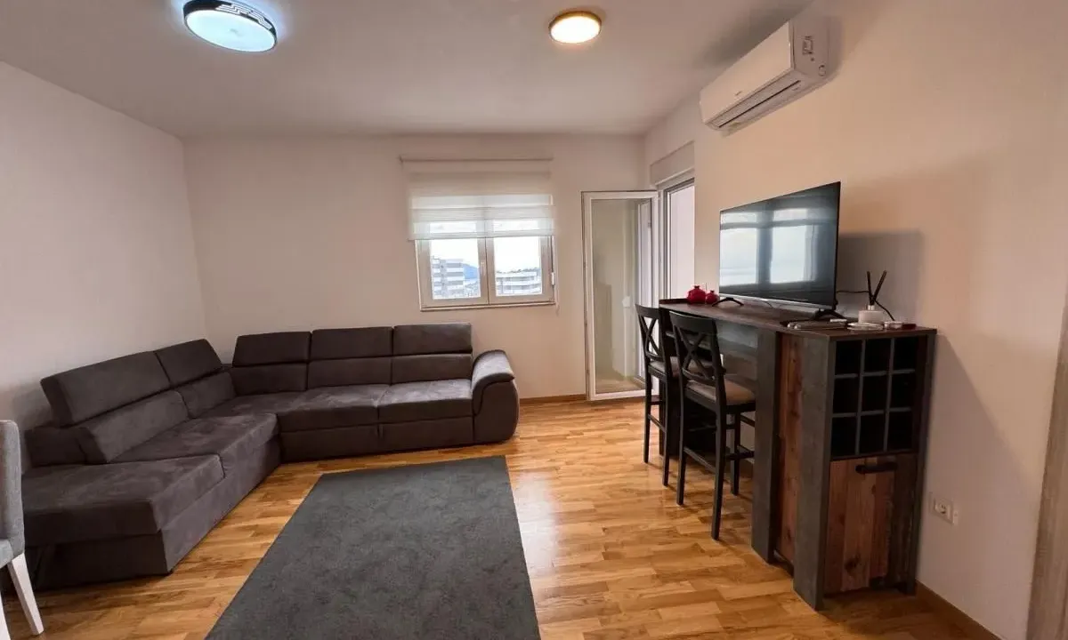 Prodaja, dvosoban stan, 60m², Bečići, Budva