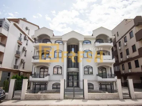 Prodaja, četvorosoban stan, 206m2, Momišići, Podgorica Prodaja, četvorosoban stan, 206m2, Momišići, Podgorica