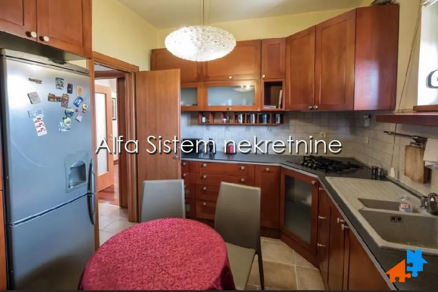 Izdavanje, kuća, 300m², Savski Venac, Beograd