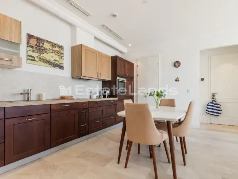 Izdavanje, jednosoban stan, 64m², Luštica Bay, Tivat
