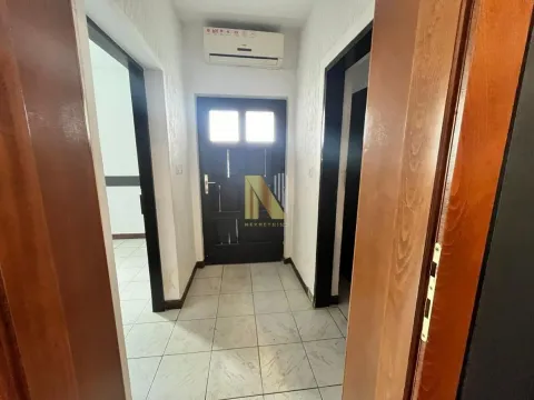 Prodaja, poslovni prostor, 1500m², Centar, Stara Pazova - image 12